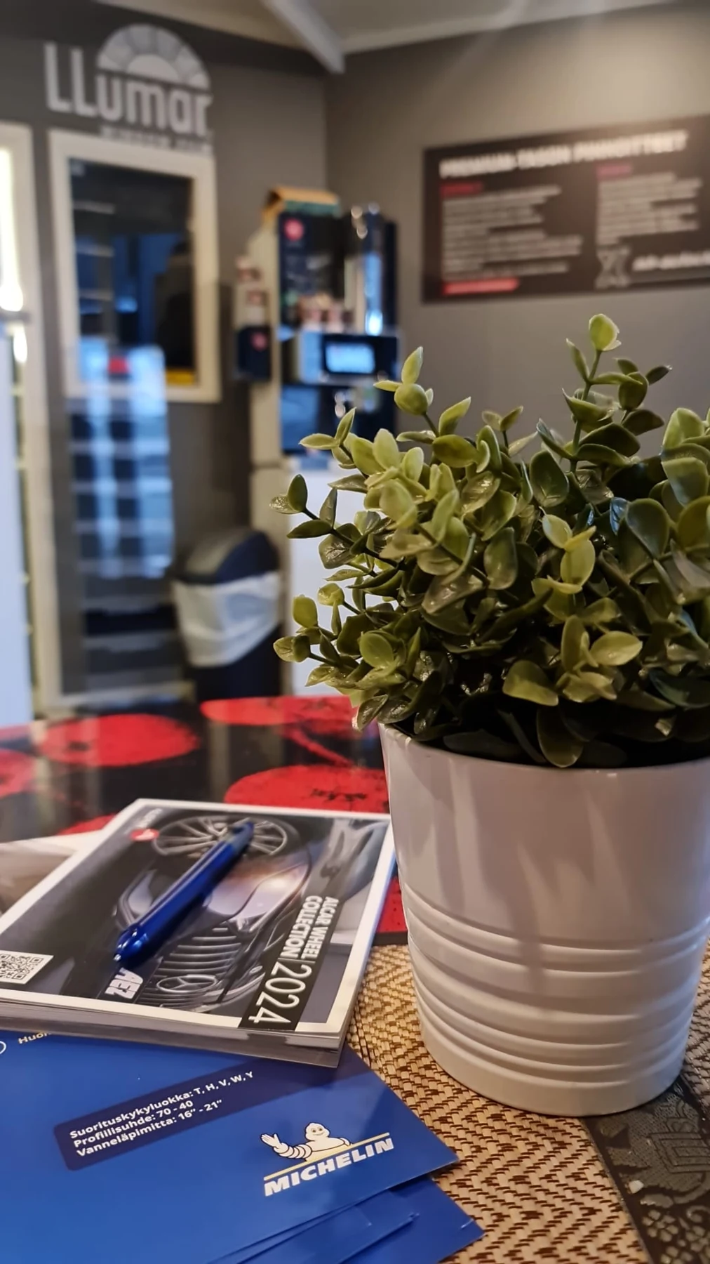 Yksityiskohta MH-Autocleanin asiakastiloista