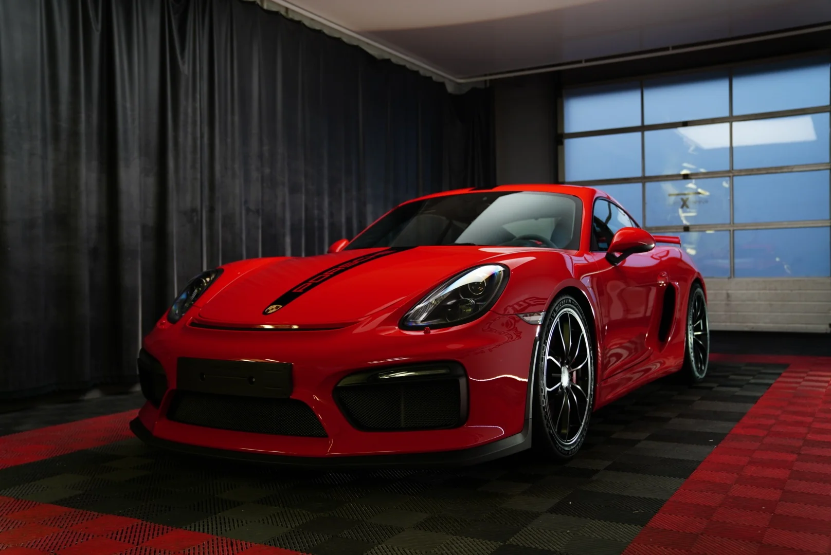 Porsche Cayman GT4 – Viimeistely, joka näkyy.